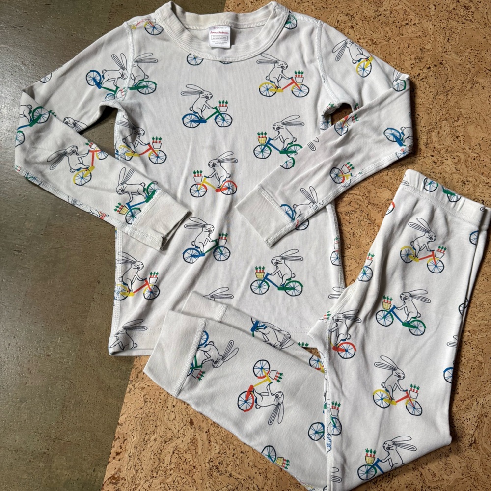Hanna Andersson long john pajamas bunny bicycle, size 6-7